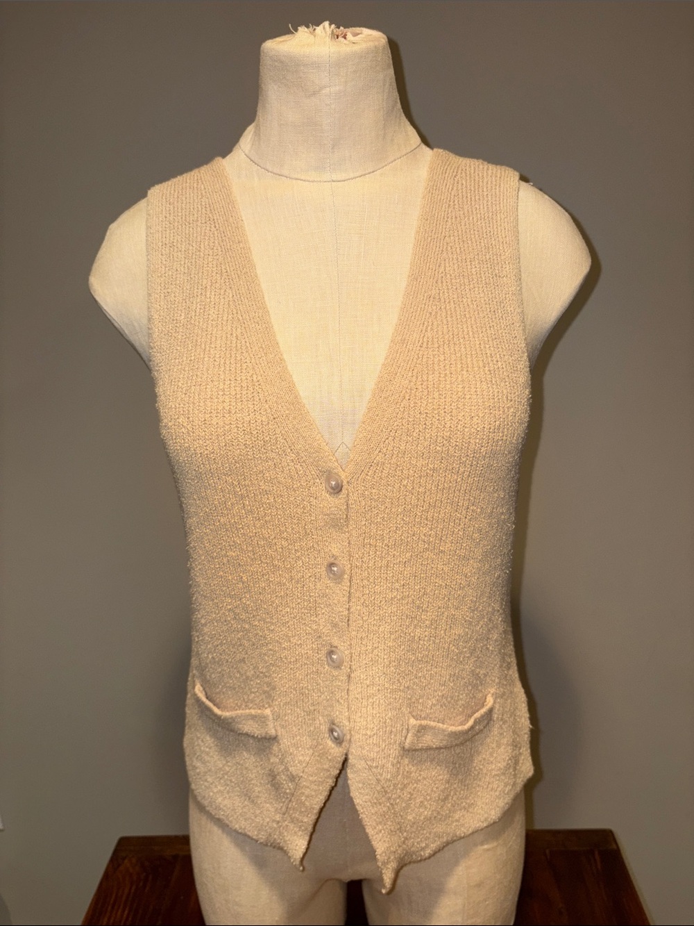 Universal Thread V-neck Sweater Vest Size S